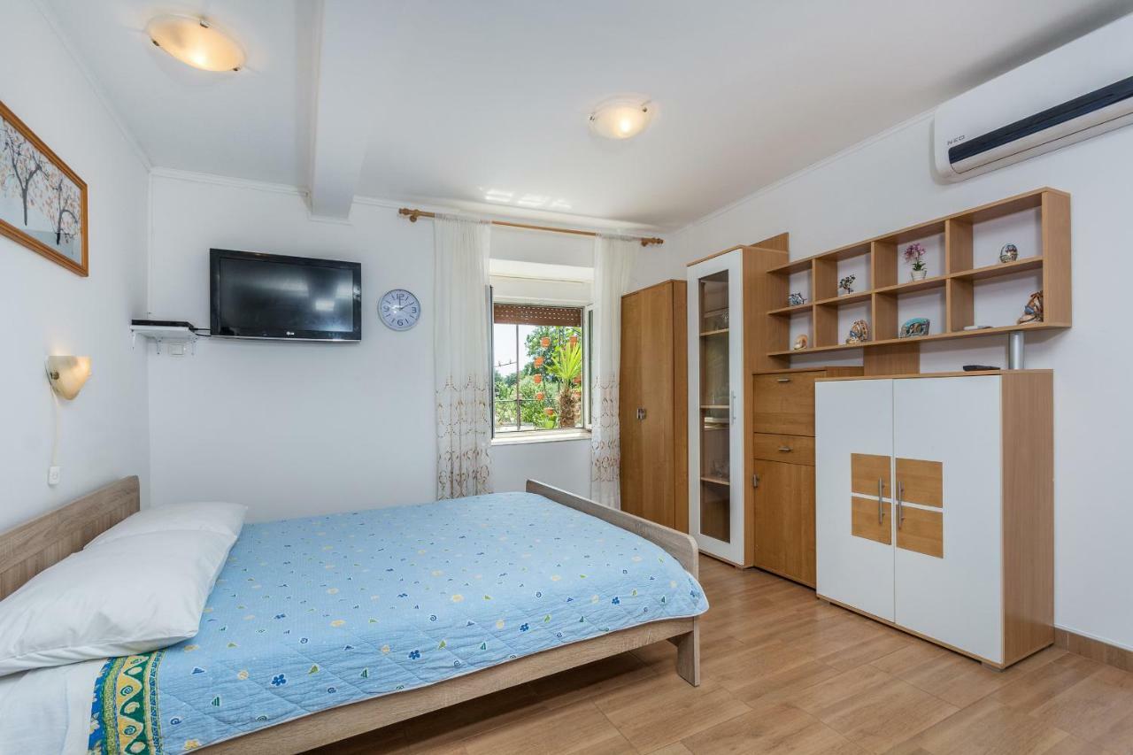 Apartments Mijat Novigrad  ภายนอก รูปภาพ